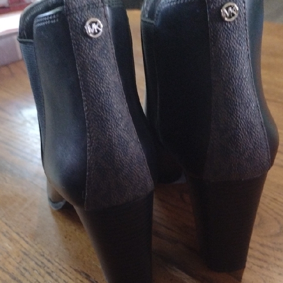 MICHAEL Michael Kors Black Ankle Boots - Picture 2 of 7